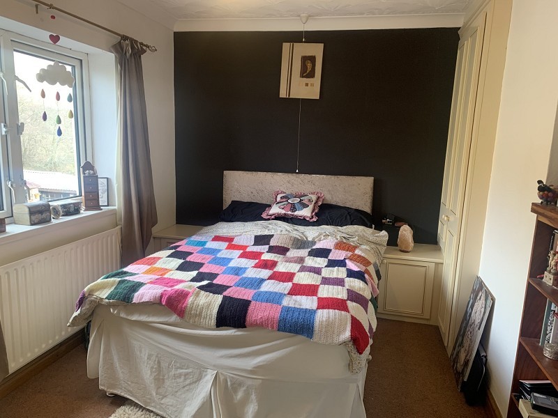 3 bedroom property for sale in Ynyswen, Penycae, Swansea. £155,000