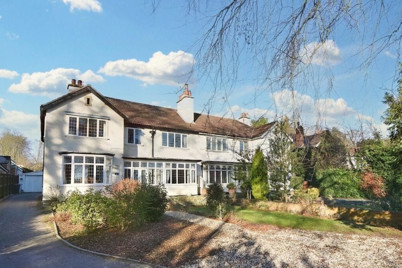 5 bedroom property for sale in St. Marys Lane, Louth LN11 ODT Guide