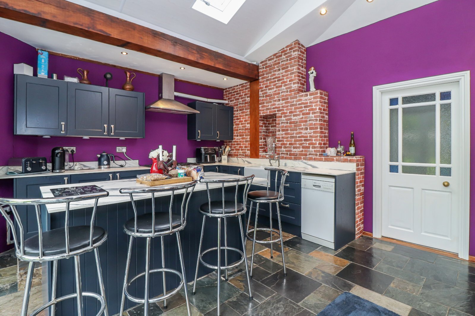 3 bedroom property for sale in Tanners Hill, Abbots Langley, Herts, WD5 Offers in excess of £ 3 bedroom property for sale in Tanners Hill, Abbots Langley, Herts, WD5 Offers in excess of £