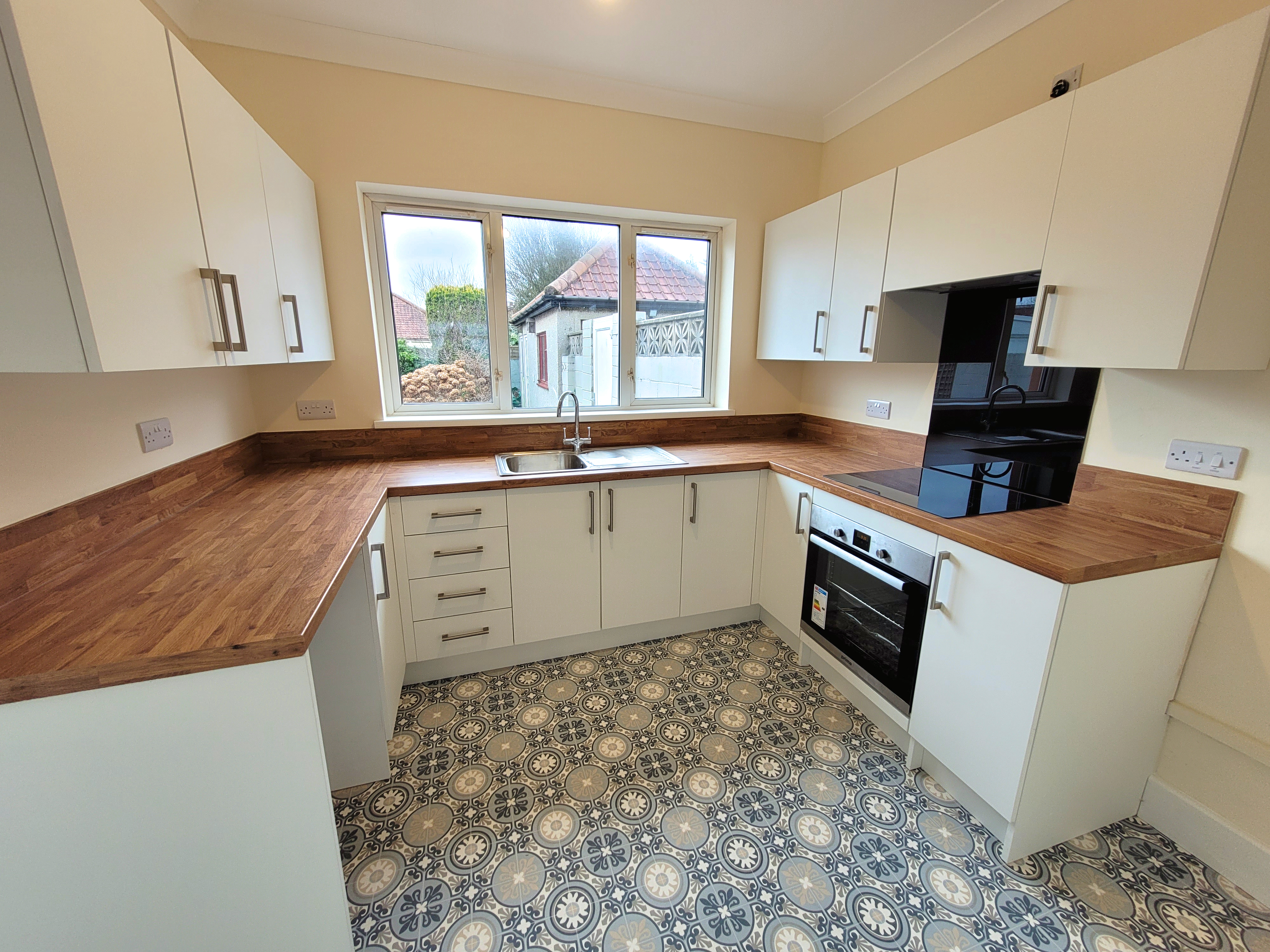 2 bedroom property in LOCKS LANE, PORTHCAWL, CF36 3HY Guide price £