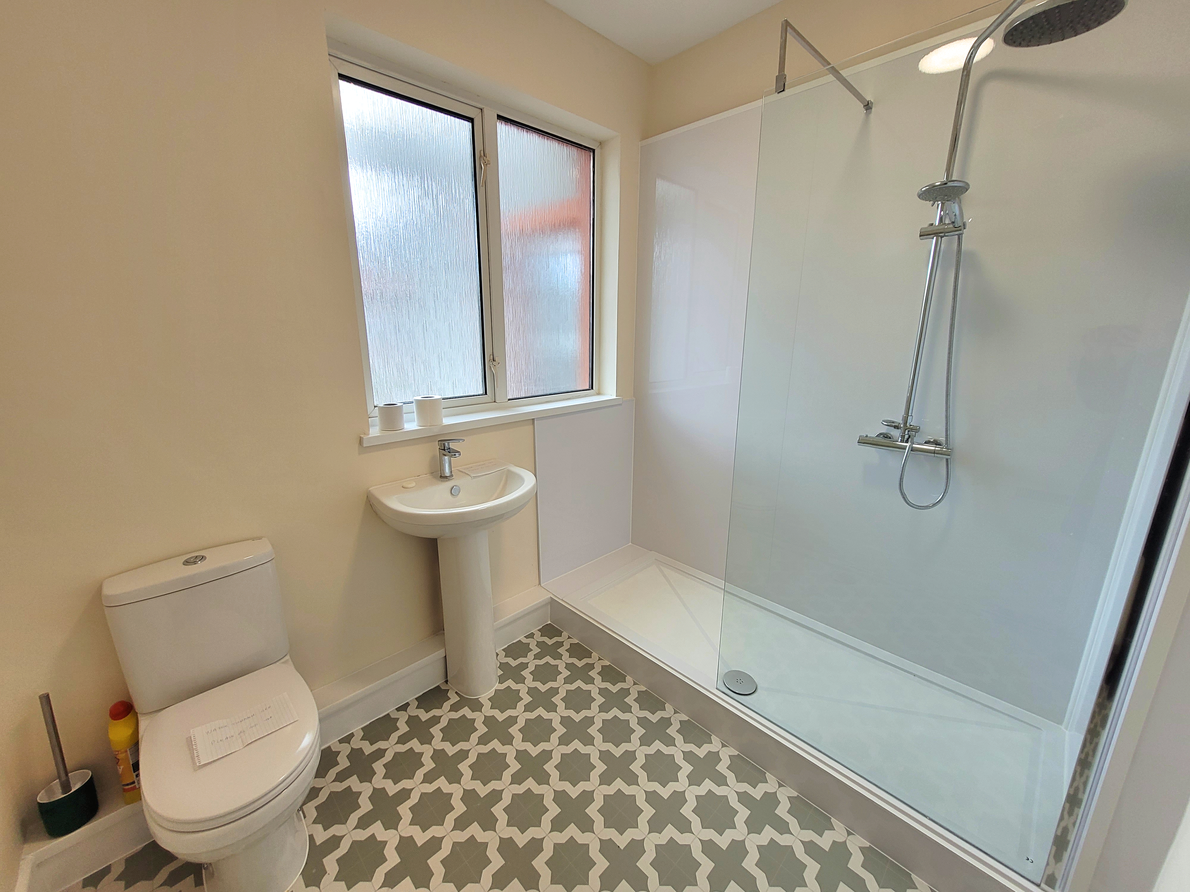 2 bedroom property in LOCKS LANE, PORTHCAWL, CF36 3HY Guide price £