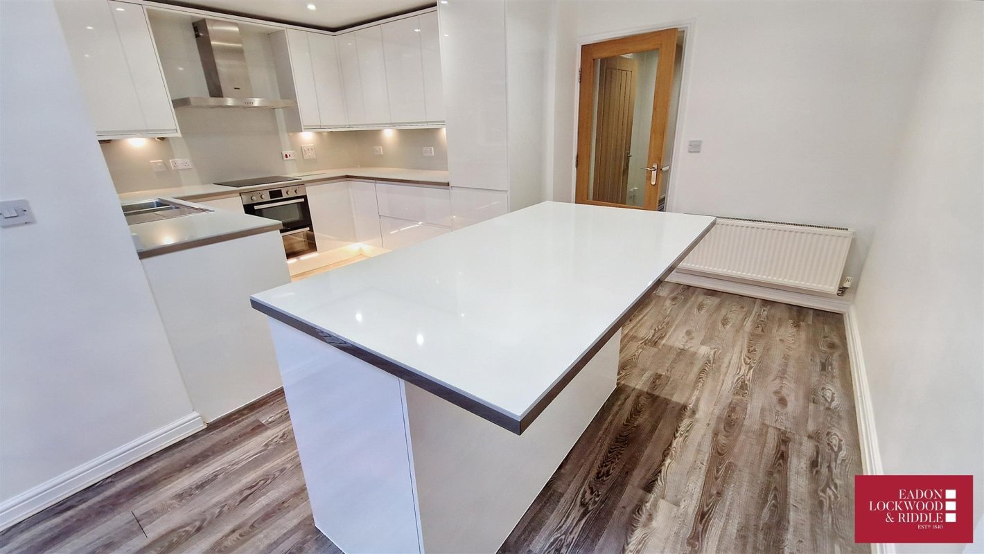 5 bedroom property for sale in Progress Drive, Bramley, Rotherham