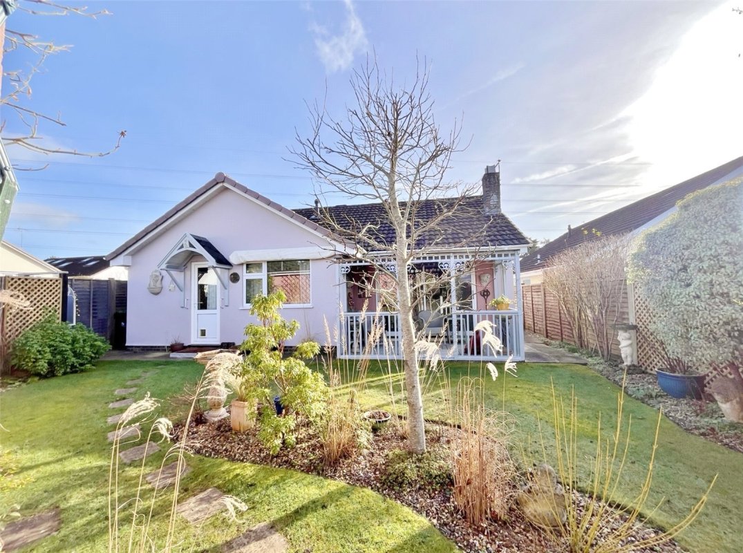 3 bedroom property for sale in The Chase, Verwood, Dorset, BH31 £400,000