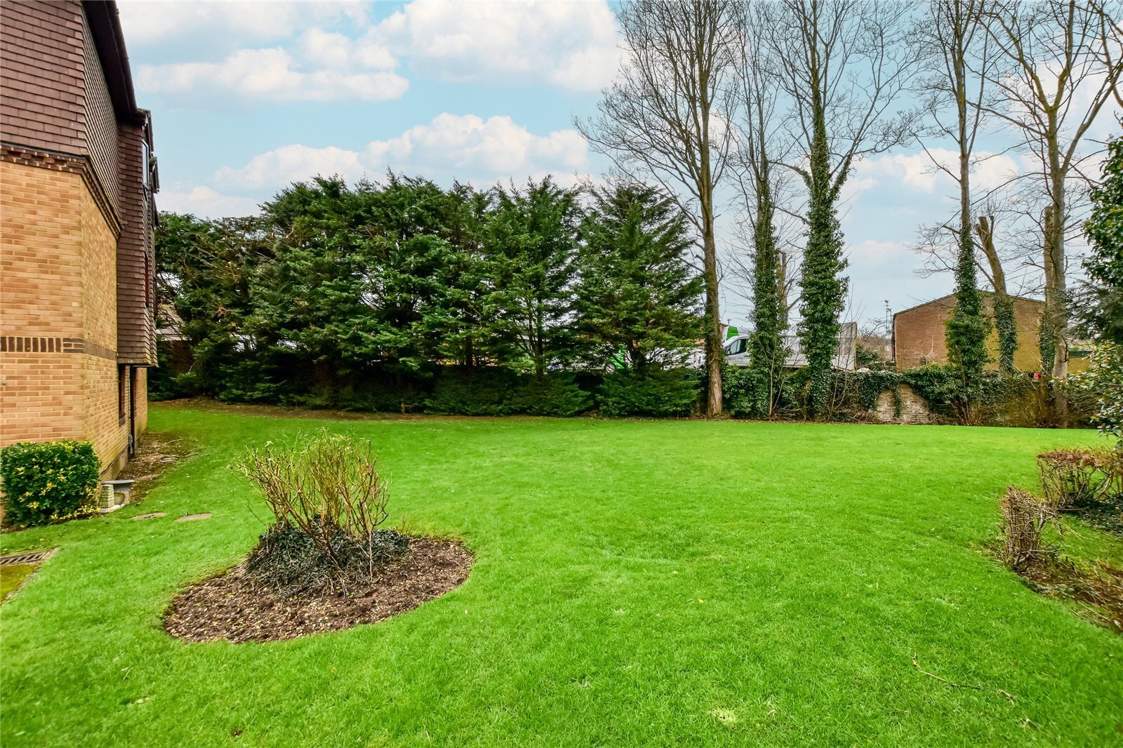 2 bedroom property for sale in Tylersfield, Abbots Langley