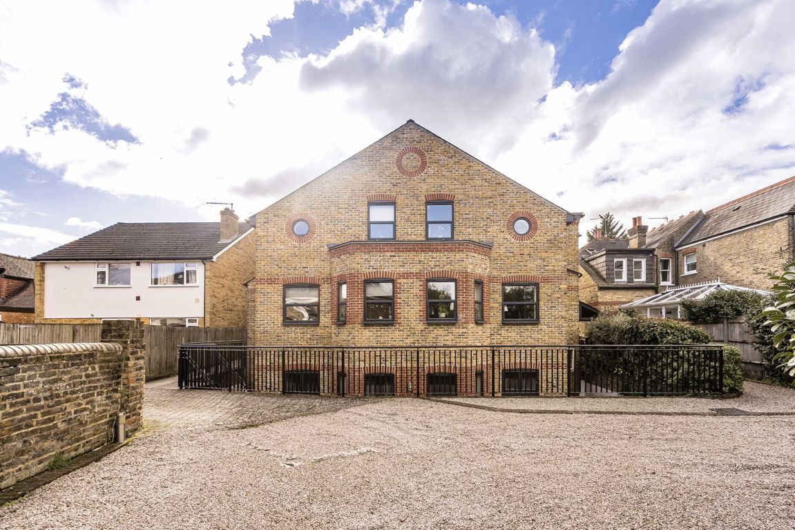 Snellers 2 bedroom property for sale in Coleshill Road, Teddington
