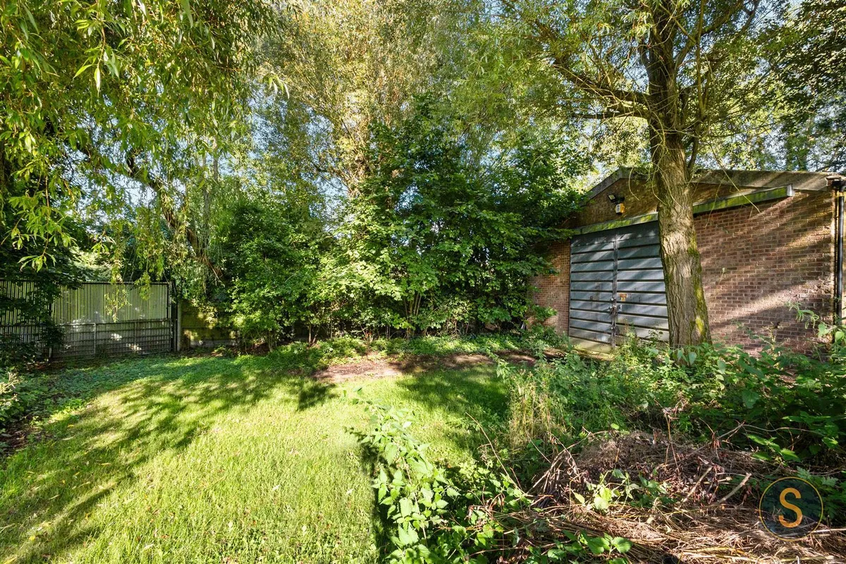 The Cedars, Little Billington,
