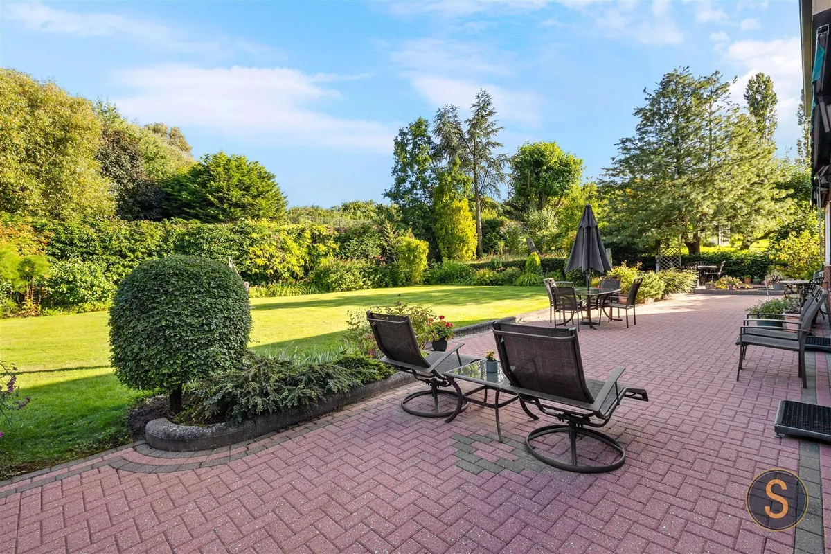 The Cedars, Little Billington,