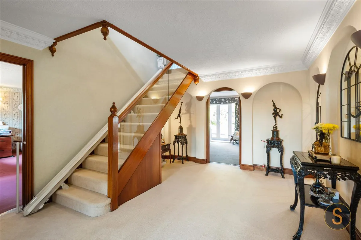 The Cedars, Little Billington,