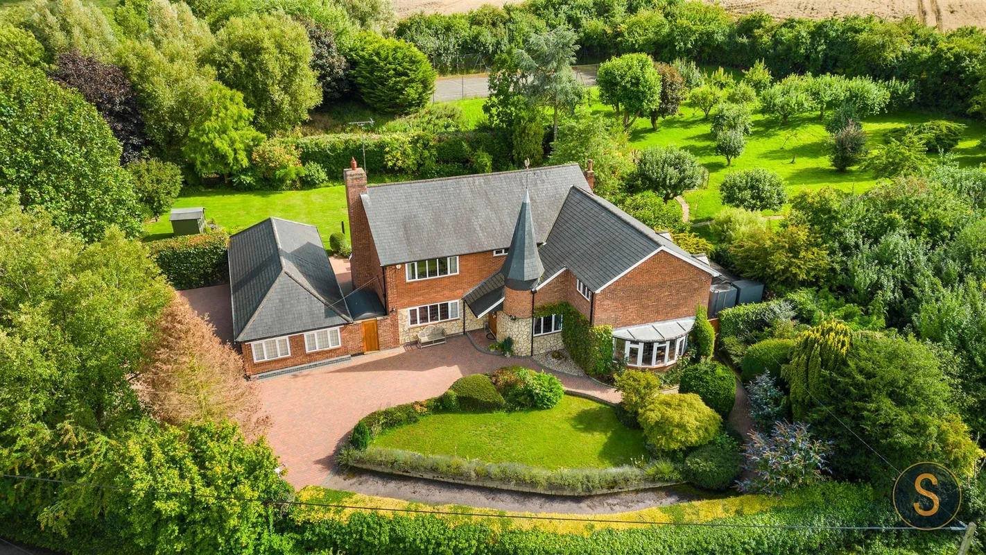 The Cedars, Little Billington,