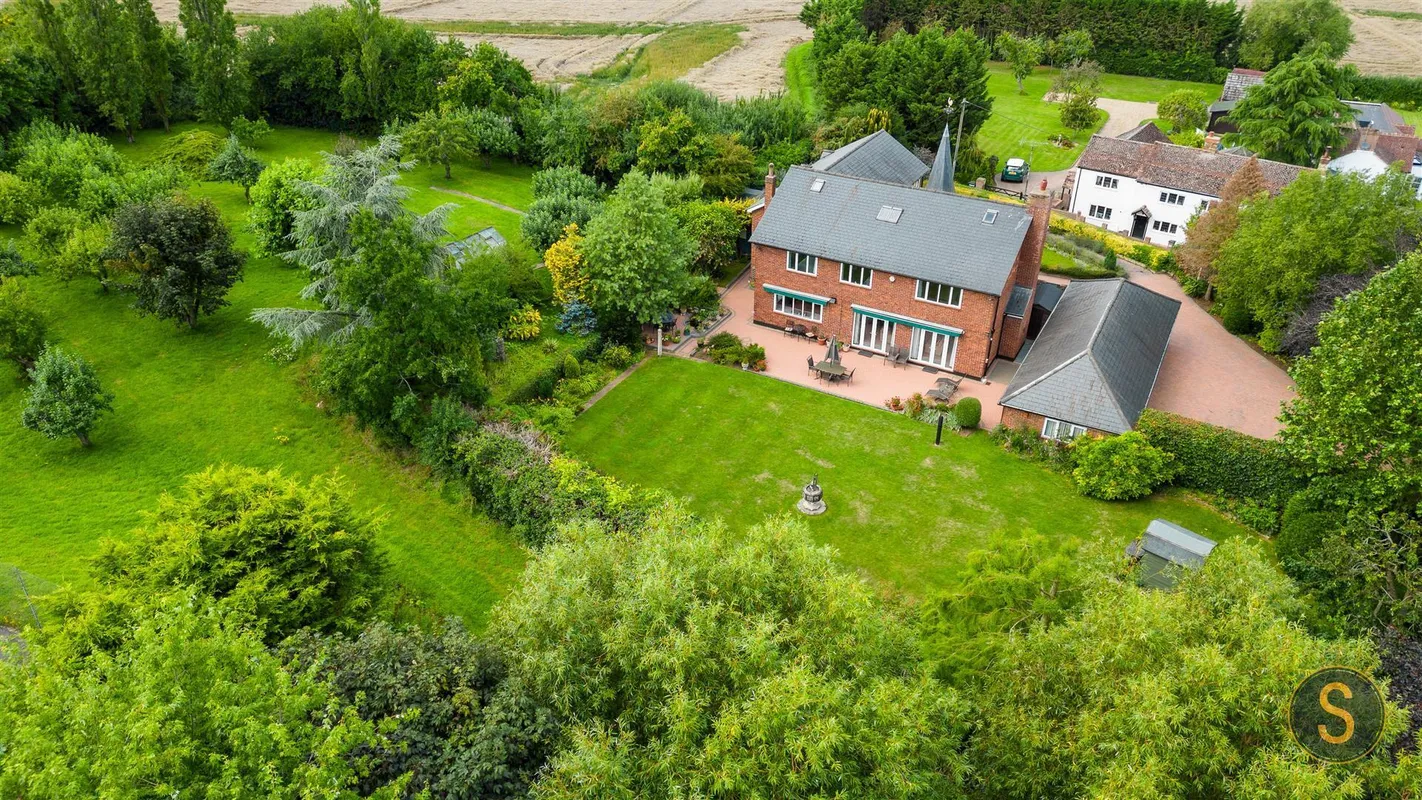 The Cedars, Little Billington,