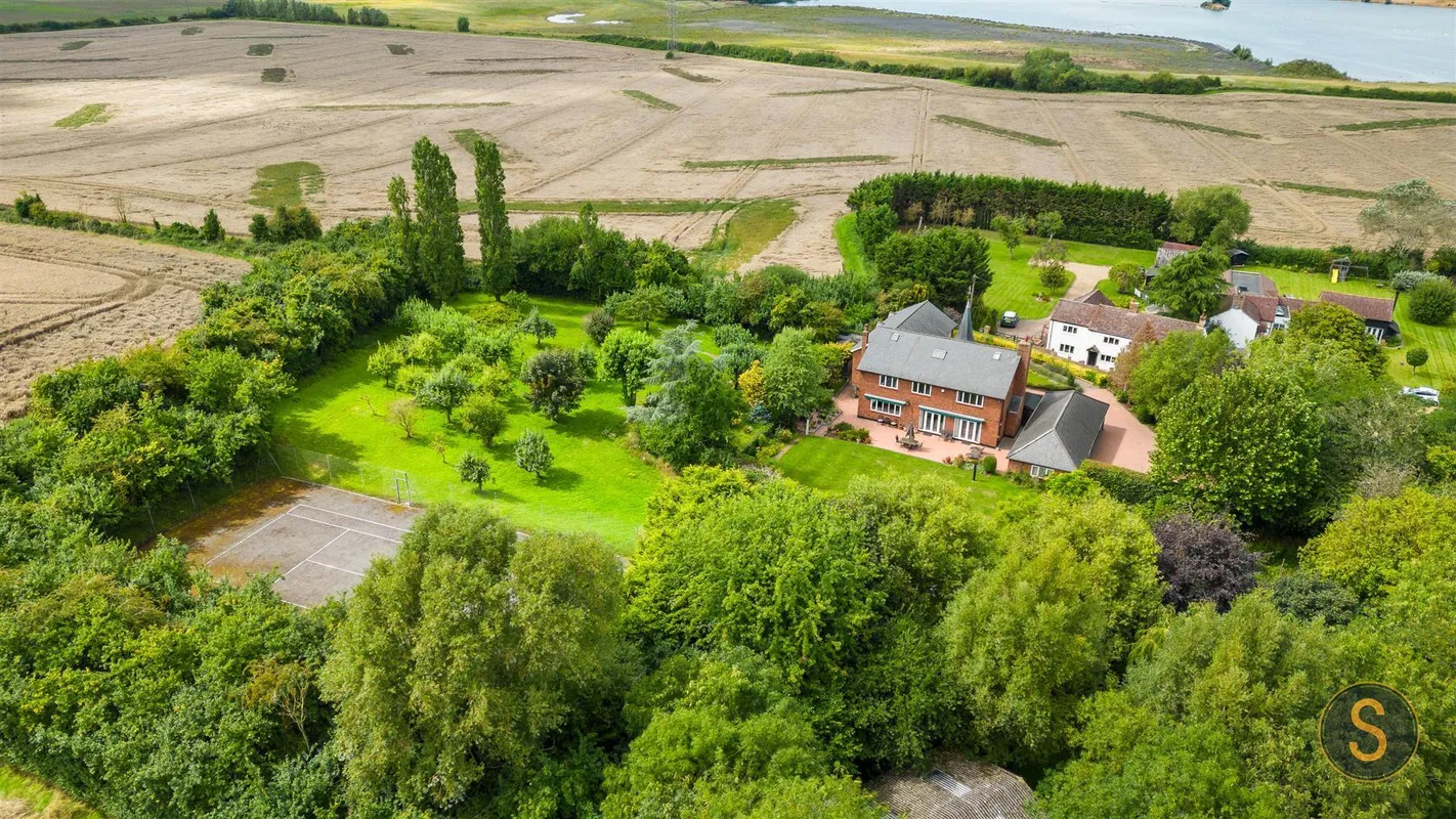 The Cedars, Little Billington,