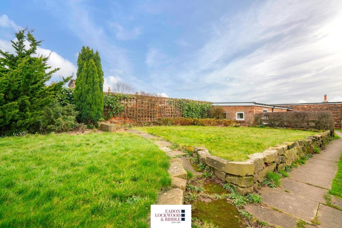 1 bedroom property for sale in Hooton Lane, Old Ravenfield, Rotherham