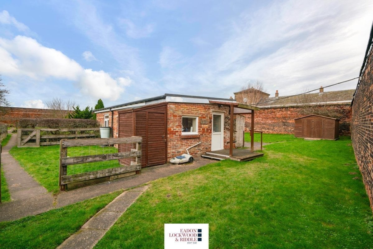 1 bedroom property for sale in Hooton Lane, Old Ravenfield, Rotherham
