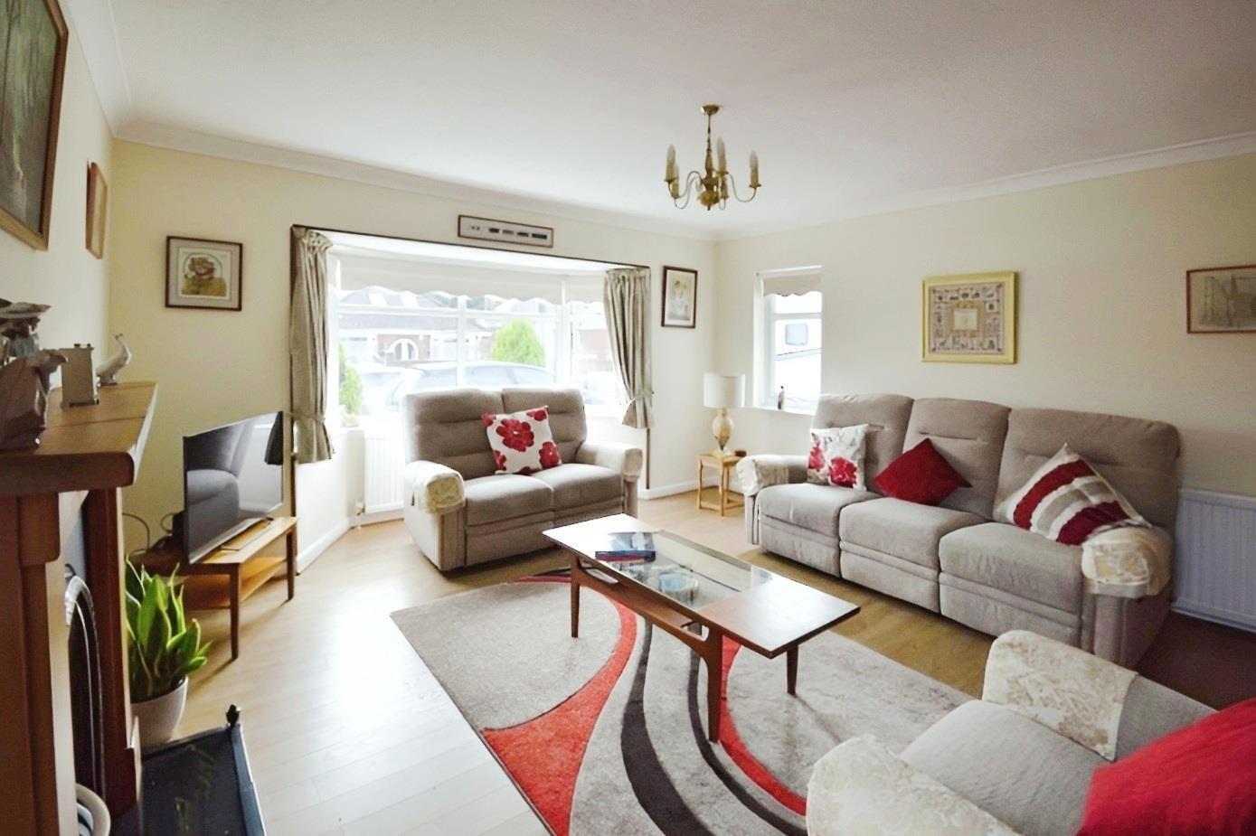 2 bedroom property for sale in Woodland Drive, Anlaby, Hull £285,000