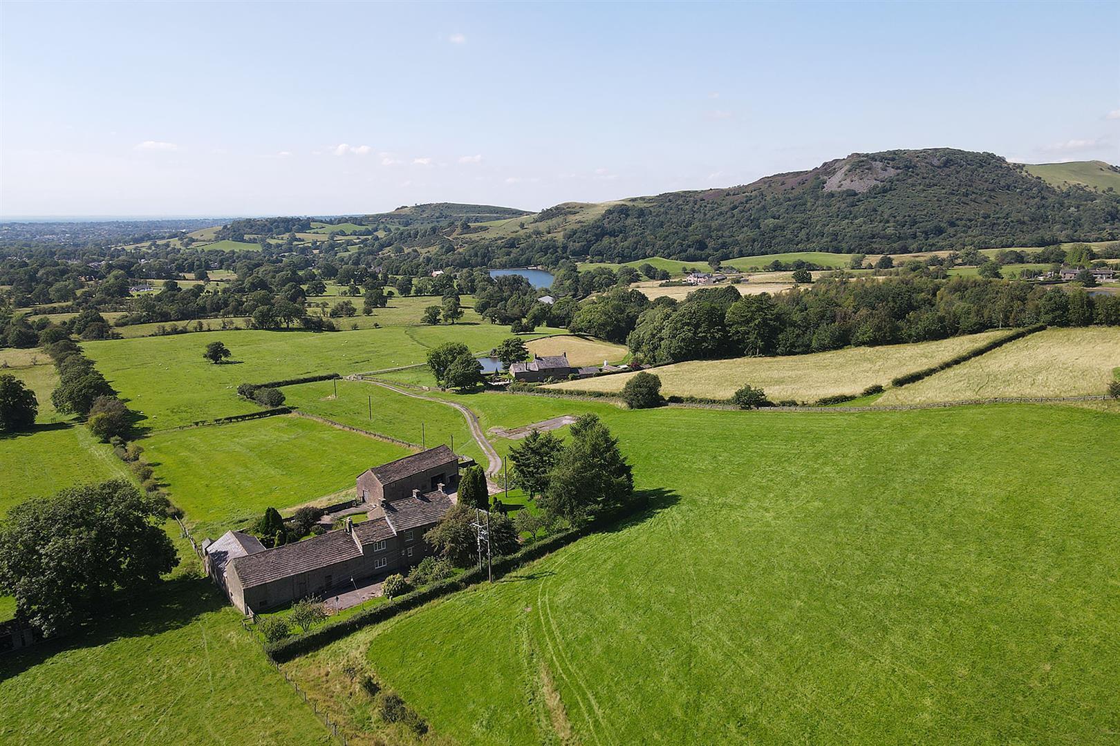 4 bedroom property for sale in Clarke Lane, Langley, Macclesfield £