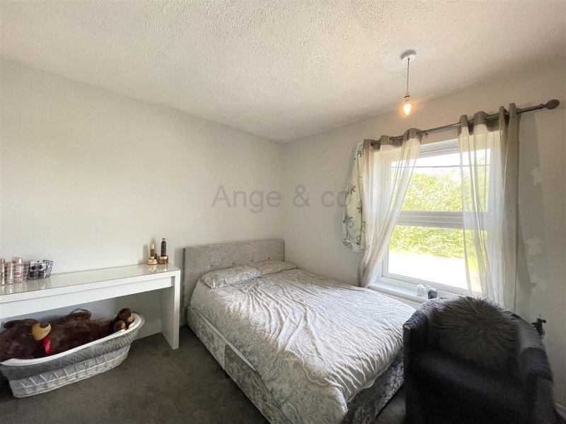 3 bedroom property for sale in London Road, Kessingland, Lowestoft