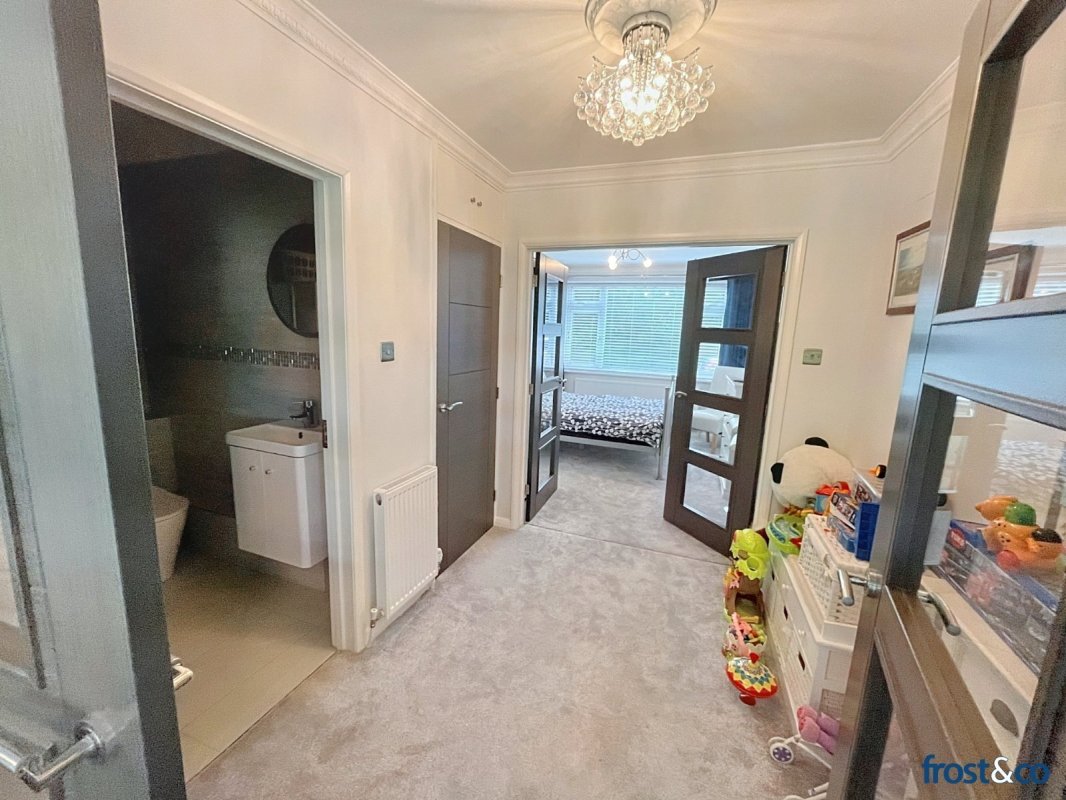 4 bedroom property for sale in The Avenue, Branksome Park, Poole