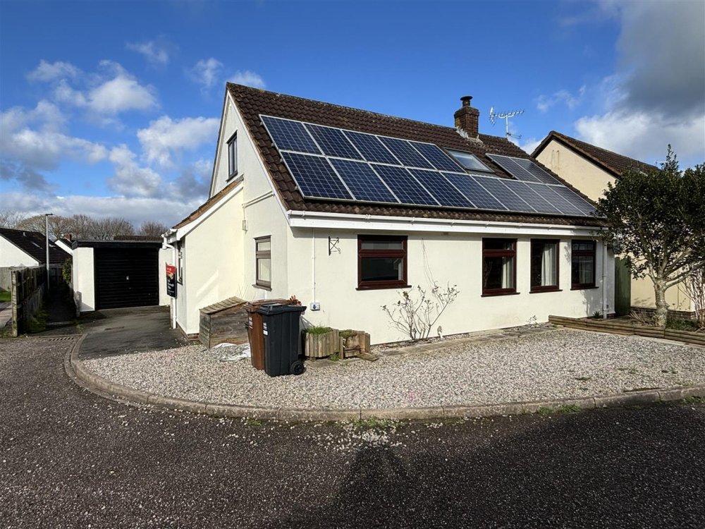 Stags 3 bedroom property for sale in Collatons Walk, Bow, Crediton