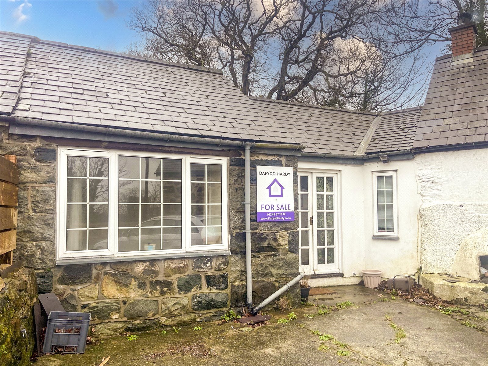 2 bedroom property for sale in Talybont, Bangor, Gwynedd, LL57 Offers in the region of £75,000