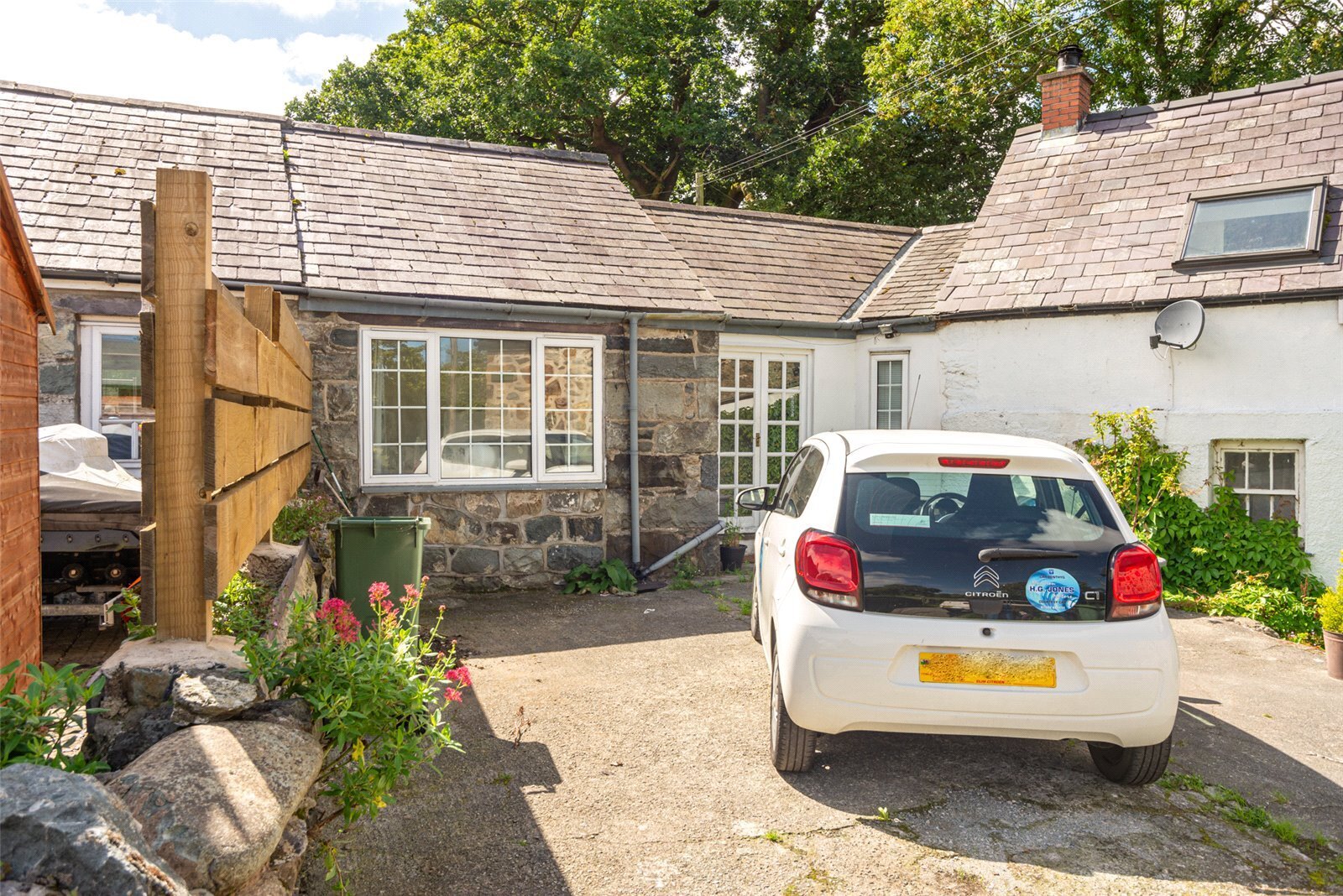 2 bedroom property for sale in Talybont, Bangor, Gwynedd, LL57 Offers in the region of £75,000