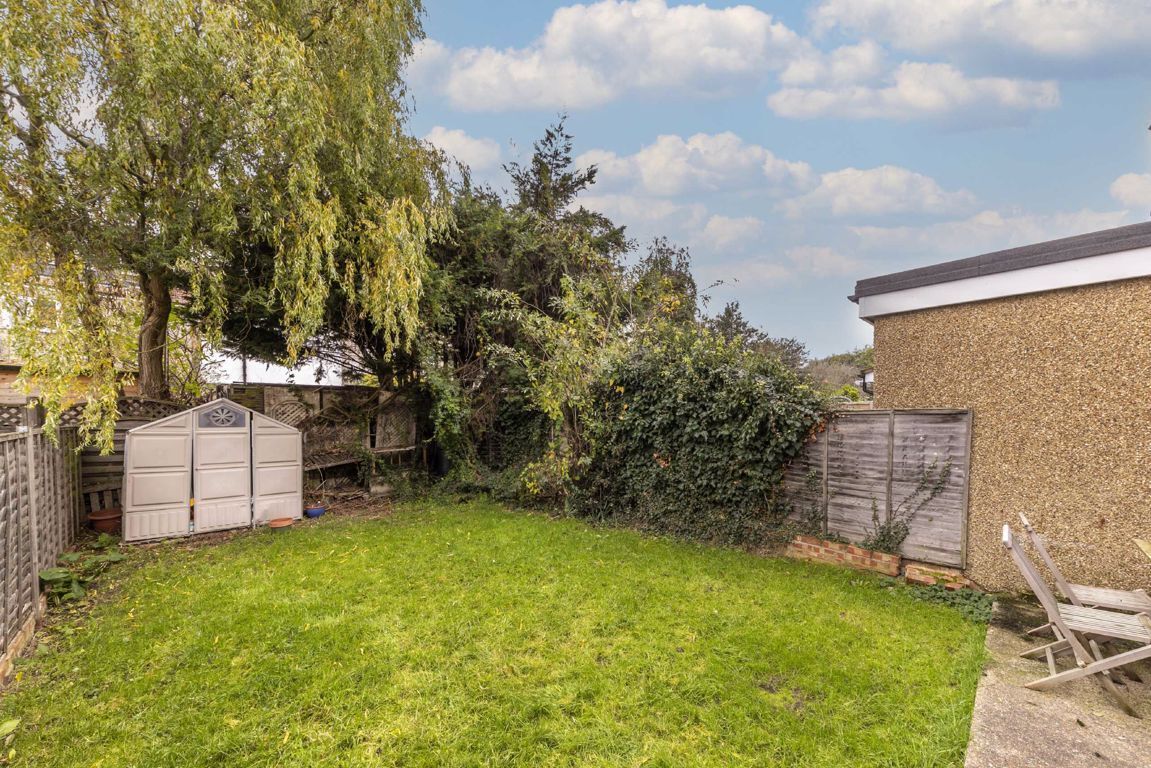 Jacksons 3 bedroom property for sale in Hassocks Road, Streatham £