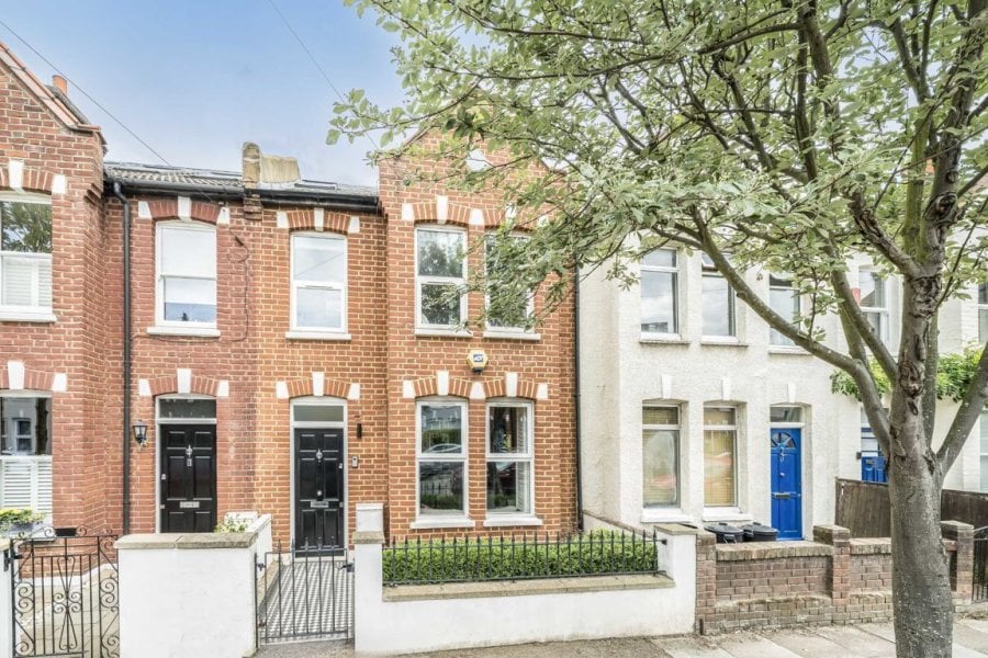 Jacksons 2 bedroom property for sale in Byrne Road, Balham £725,000