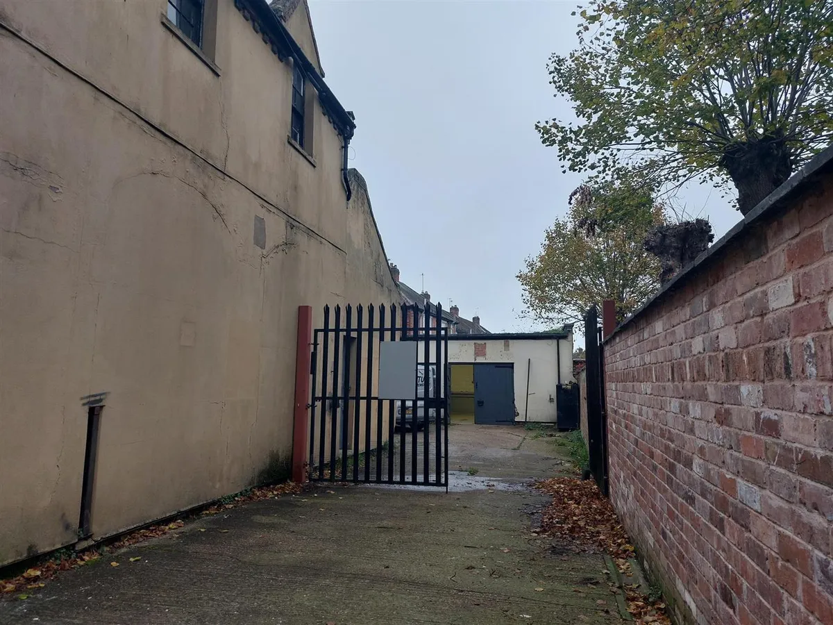 17 Burton Street, Melton Mowbray, LE13 1AE