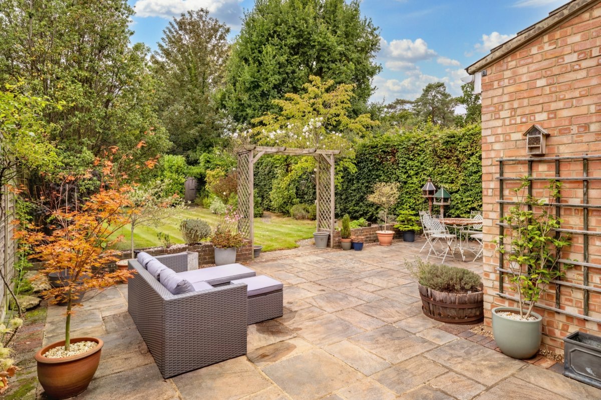 4 bedroom property for sale in Road, Horley, Surrey, RH6