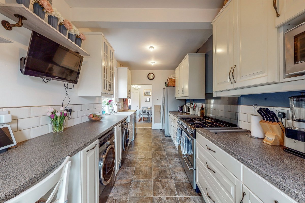 4 bedroom property for sale in Meath Green Lane, Horley, RH6 Offers