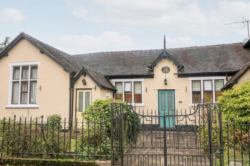 Ashbourne Road, Rocester, Uttoxeter 2 bedroom character property