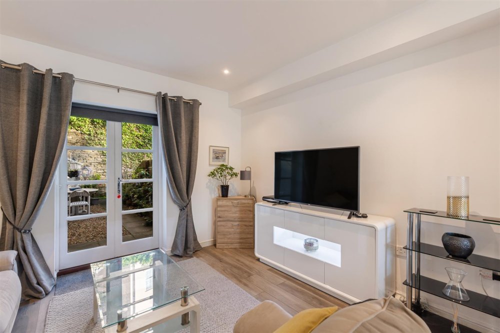 Stags 3 bedroom property for sale in Scholars Walk, Kingsbridge