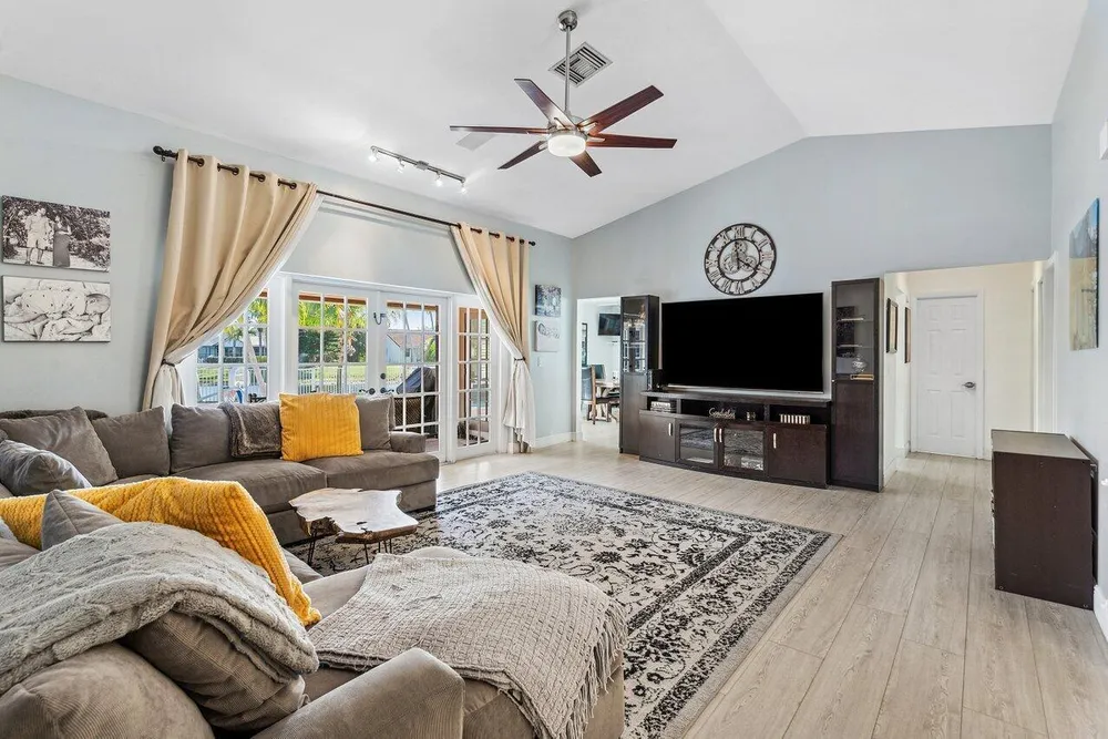 21267 Hazelwood Ln, Boca Raton, FL 33428