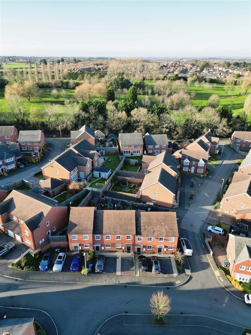 2 bedroom property for sale in Poplar Way, Whitnash, Leamington Spa