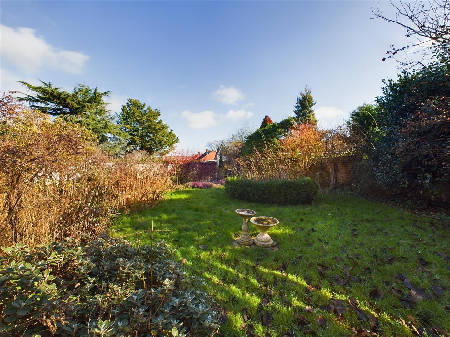 3 bedroom property for sale in Lower Howsell Road, Malvern £350,000