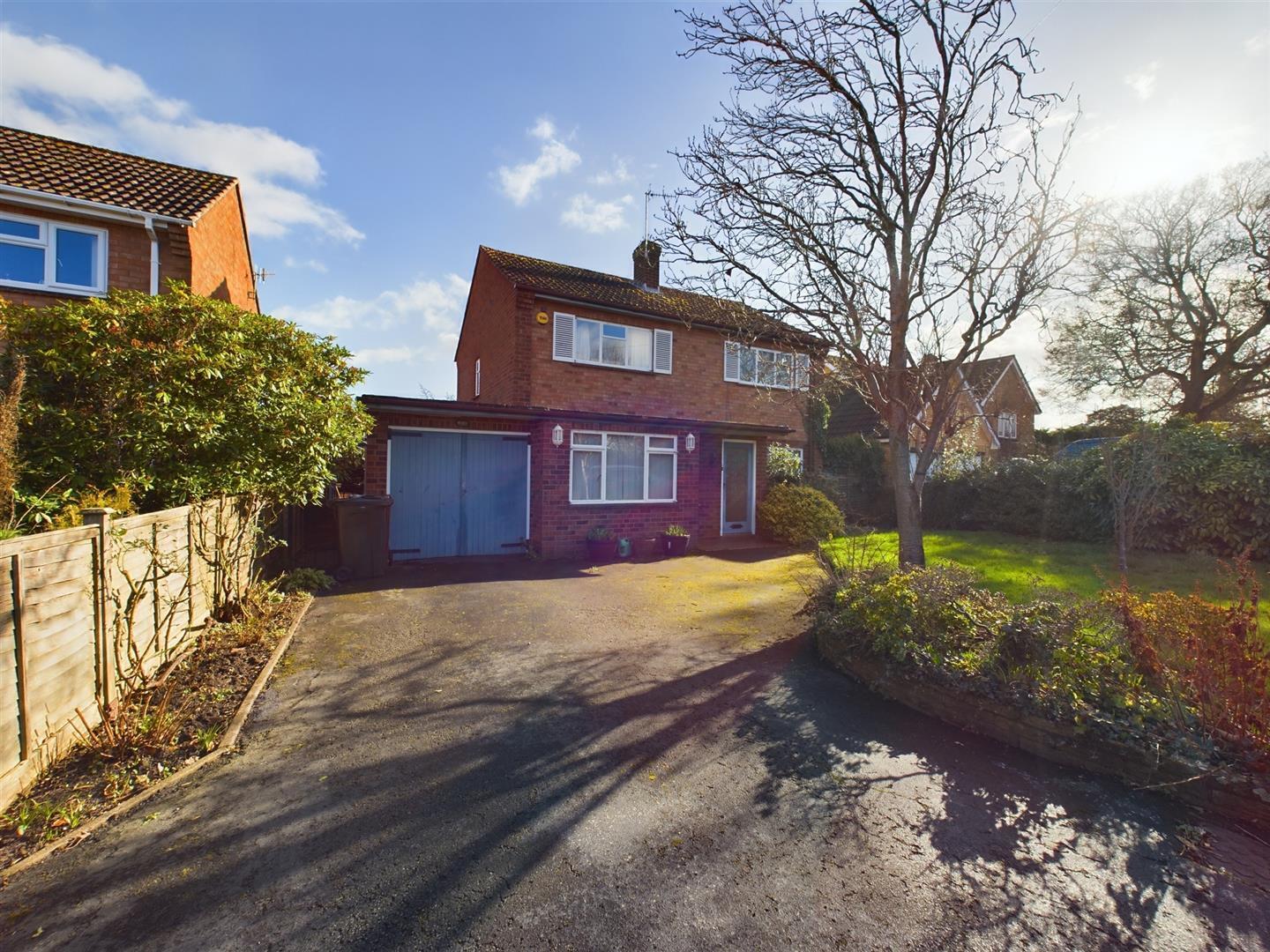 3 bedroom property for sale in Lower Howsell Road, Malvern £350,000