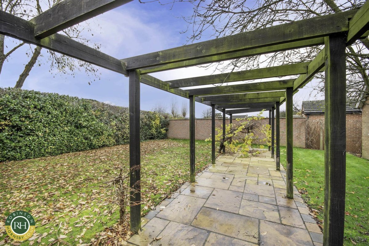 4 bedroom property for sale in Melton Road, Sprotbrough, Doncaster