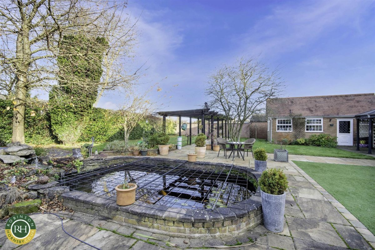 4 bedroom property for sale in Melton Road, Sprotbrough, Doncaster