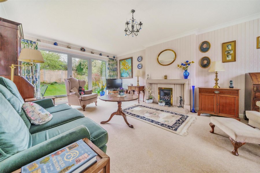 Stags 4 bedroom property for sale in Queens Drive, Taunton