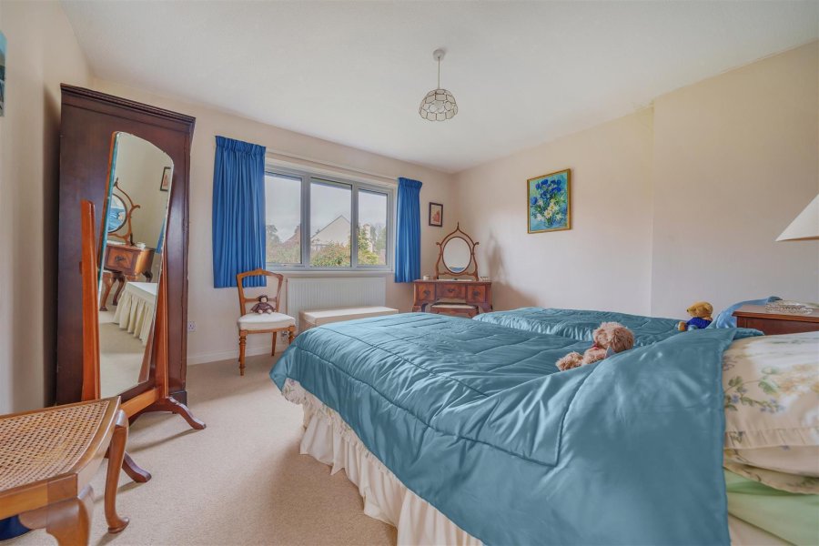 Stags 4 bedroom property for sale in Queens Drive, Taunton