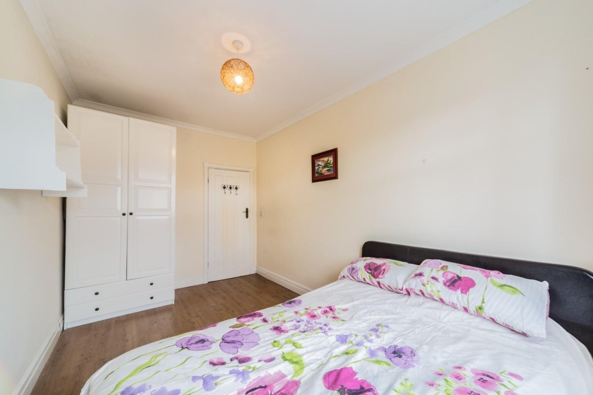 5 bedroom property for sale in Shanklin Drive, South Knighton