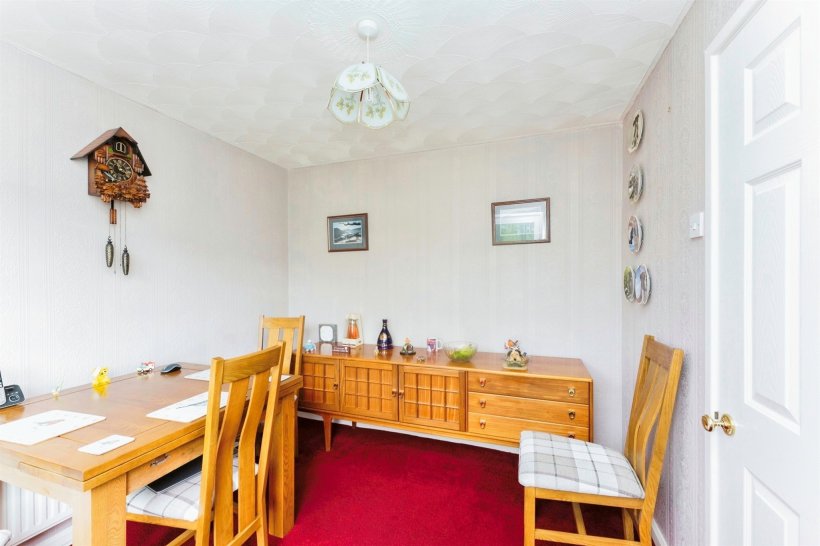 Stanney Lane, Ellesmere Port 3 bedroom semidetached house Jones