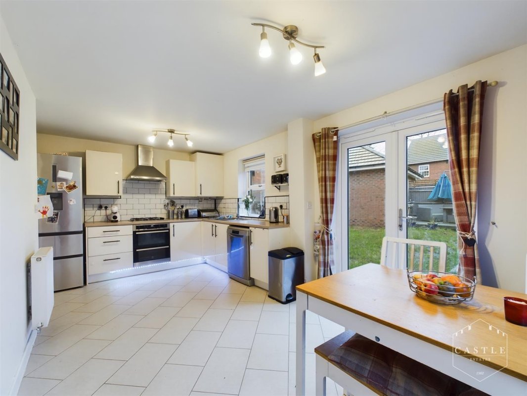3 bedroom property for sale in Kensington Avenue, Burbage Guide price