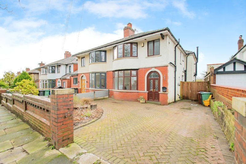 3 bedroom property for sale in Walmersley Road, Walmersley, Bury