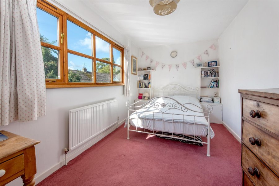 Stags 5 bedroom property for sale in Staplehay, Trull, Taunton