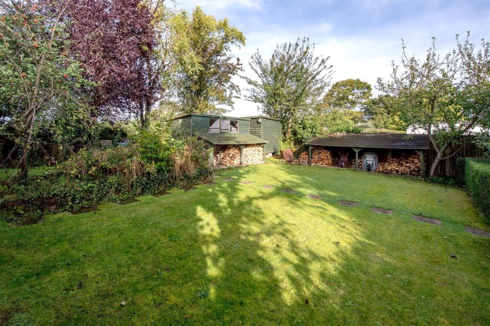 Stags 5 bedroom property for sale in Staplehay, Trull, Taunton