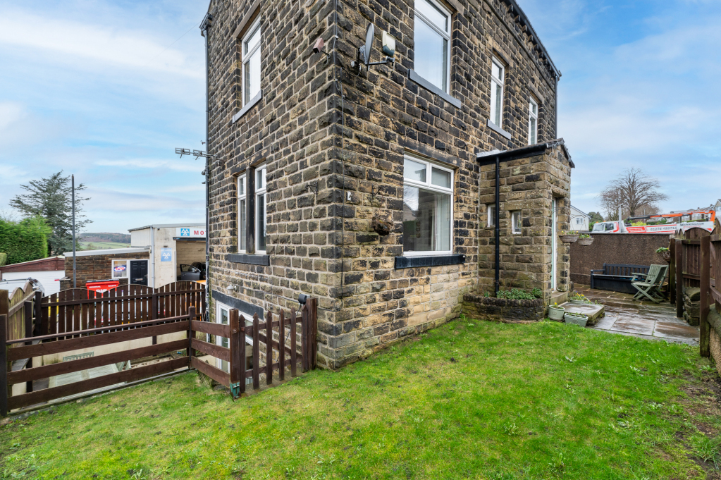 4 bedroom property for sale in Cullingworth Road, Cullingworth, BD13