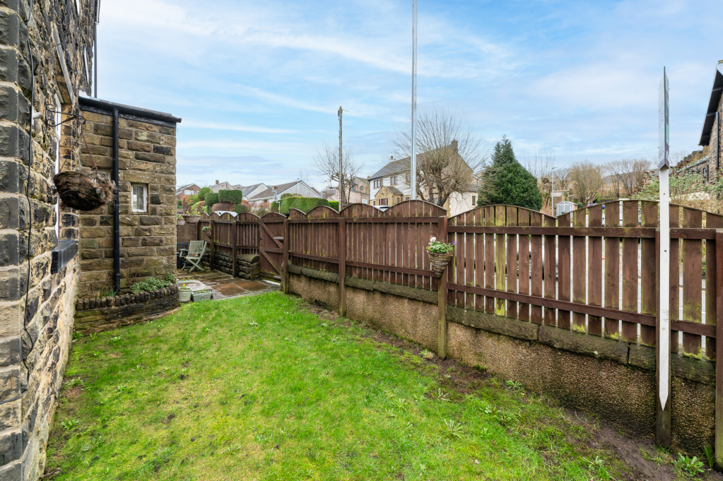 4 bedroom property for sale in Cullingworth Road, Cullingworth, BD13