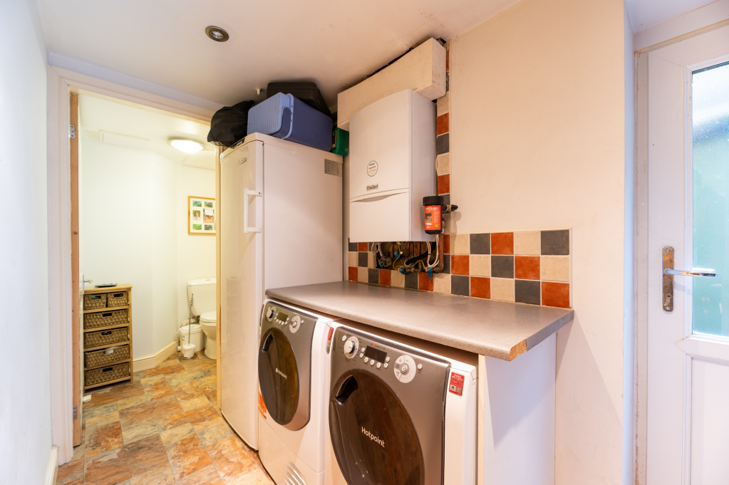 4 bedroom property for sale in Cullingworth Road, Cullingworth, BD13