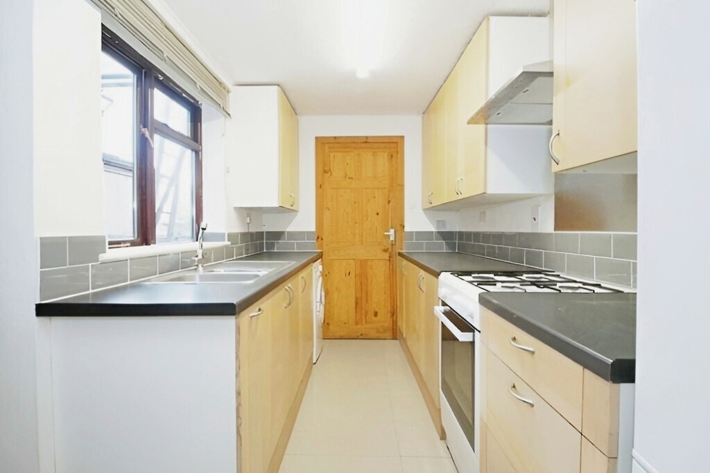 3 bedroom property in Abbey Street, Rugby, Warwickshire Guide price £