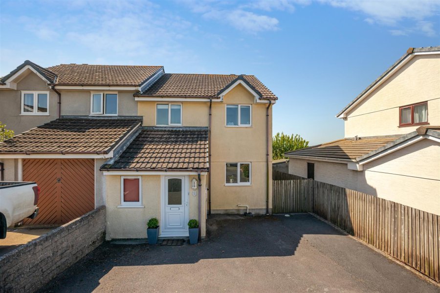 Stags 4 bedroom property for sale in Beckets Road, Kingsbridge